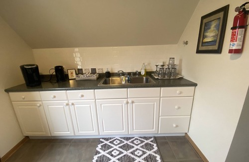 Plato Center Apartment | Shiloh Place - Stylish Studio Two Minutes Off I90