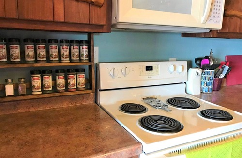 Ferryville House | Shoreview Cottage - Mississippi River View with year-round HOT TUB!
