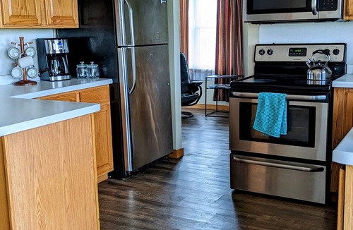 Edmund House | Silver Birch Retreat. Spacious, pet friendly country home