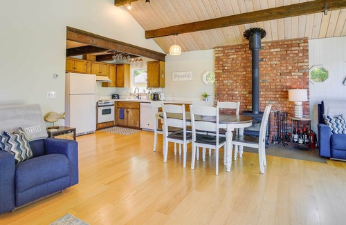 Harmony House | Silver Creek Vacation Rental on Mayfield Lake!