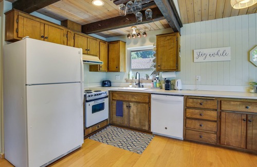 Harmony House | Silver Creek Vacation Rental on Mayfield Lake!