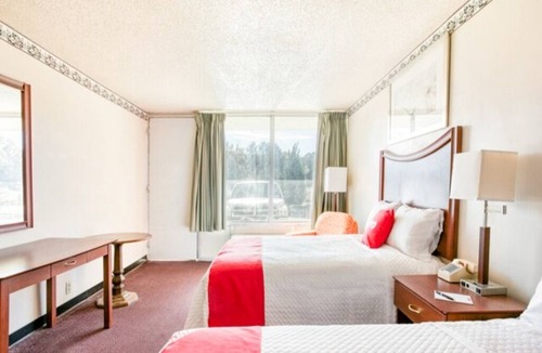 Templeton Hotel | Simple & Relaxing Three Rooms w/Private Bath – Perfect for Quiet Stays