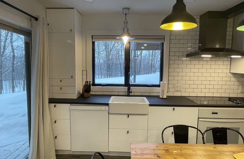 Wakefield Condo | Ski in/out Condo Modern Mountain Top at Snowriver Resort