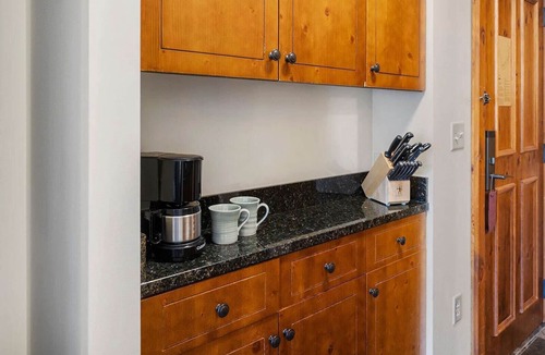 Spruce Peak Apartment | Ski in/out Studio at Lodge at Spruce Peak