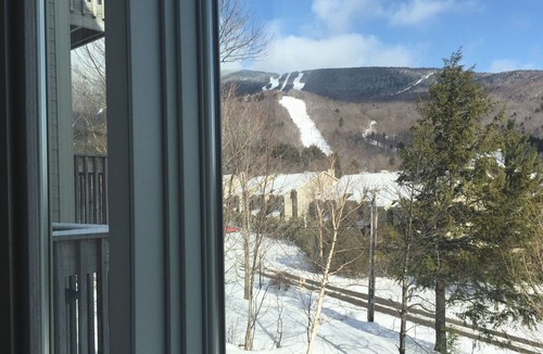 Warren Condo | Ski-on Ski-off Sugarbush Mountain Snowcreek Condo
