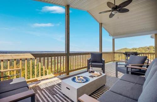 Front Royal House | Skycrest Cabin - Sleep in the clouds