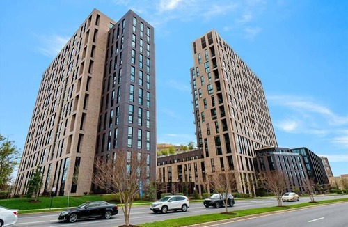 Reston Apartment | Sleek &Spacious Layout | Fully Furnished | Work Desk + WiFi | Reston