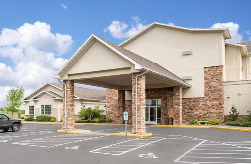 Eau Claire Hotel | Sleep Inn & Suites Conference Center Eau Claire North