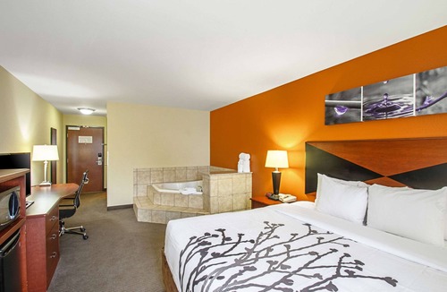 Madison Hotel | Sleep Inn & Suites Madison - Monona