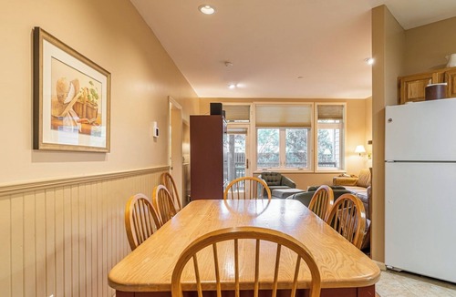 Jeffersonville Condo | Smugglers Notch | Snowy Retreat | Ski, Pools & Mountain Fun