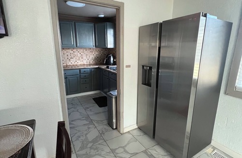 Oakland House | Soothing 2-bedroom house in cool Oakland neighborhood