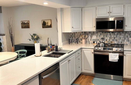 Quechee House | Soothing family-friendly townhome in Quechee Lakes