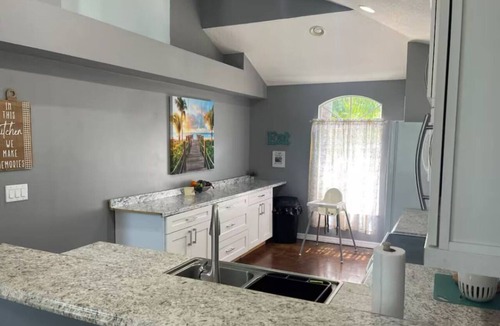 Gibsonton House | Soothing house with AC & Private pool WiFi in charming Gibsonton