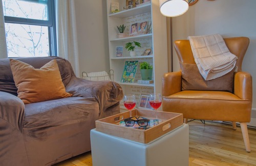 Ditmas Park House | Spacious 3BR in Flatbush w/King Bed, 2 Queens, Fast Wifi, A/C