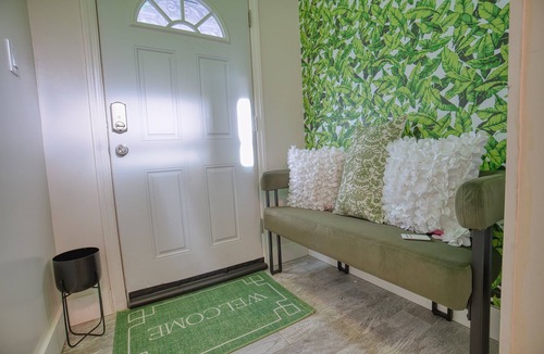 Ditmas Park House | Spacious 3BR in Flatbush w/King Bed, 2 Queens, Fast Wifi, A/C