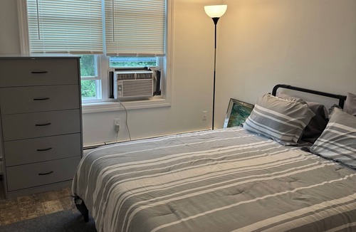Silver Lane House | Spacious 4-bedroom house with WiFi, AC in Tranquil Windsor