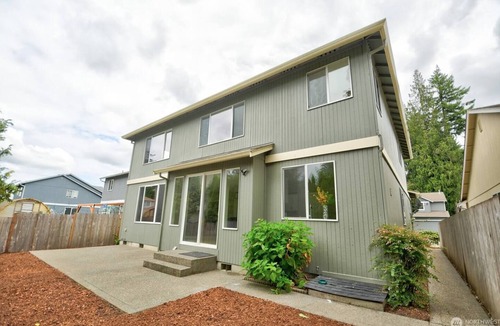 Olympia House | Spacious 4Bedroom 3Bath Getaway