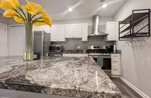 Washington House | Spacious 4BR Row House – Perfect for Families & Groups!