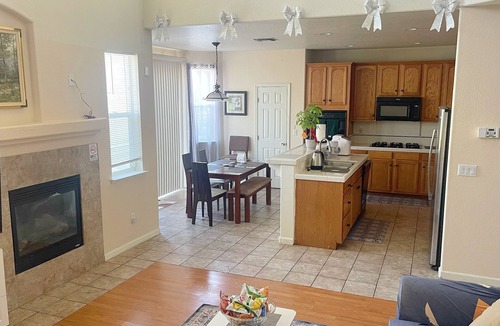 Elk Grove House | Spacious 5-bedroom 3-bath house in delightful Elk Grove