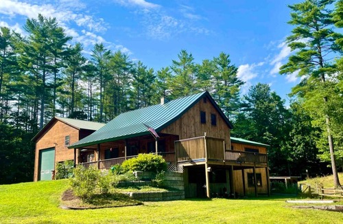 Chester Ski Chalet | Spacious 5-bedroom chalet with AC and WiFi in charming Chester