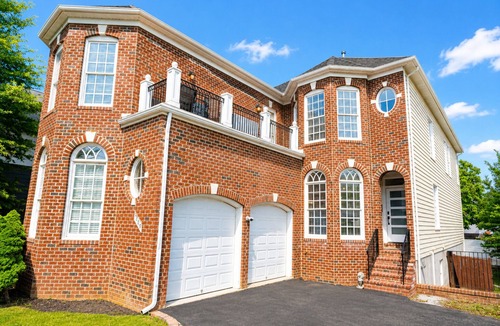 Cherrydale House | Spacious 5BR Home - Walk to Ballston Metro