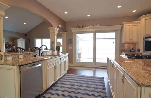 Lorain House | Spacious 6-Bedroom Lake-Front House with Heated Pool, Fire-Pit, 3.5 Baths