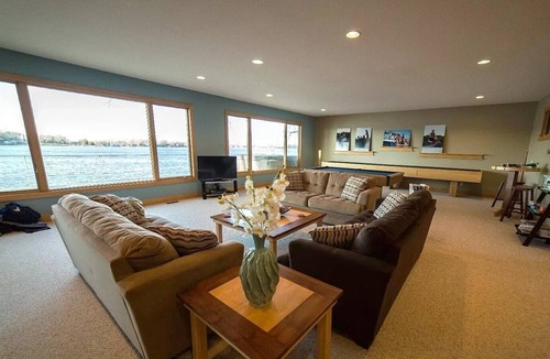 Ventura House | Spacious 6 Bedroom Lake Front Home with Beautiful Lake Views!