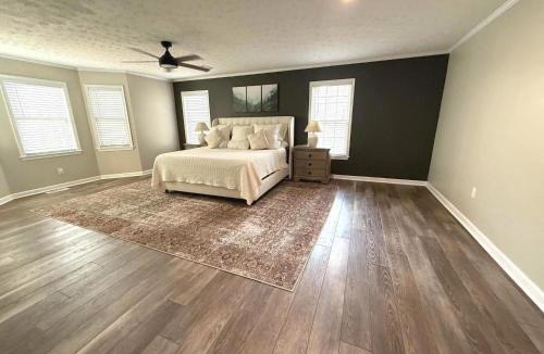 California House | Spacious 6Bed Woodland Retreat with Movie Room & Deck