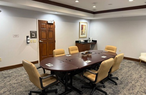 Oconomowoc Apartment | Spacious Accessible Studio w/Walk-In Shower