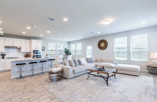 Austin House | Spacious Austin Retreat Sleeps 10 Near COTA/ACL and Airport
