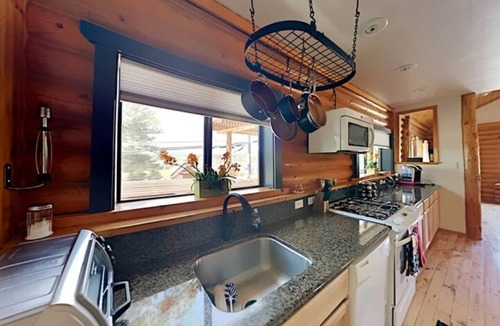 Flagstaff House | Spacious Chic Cabin with Gorgeous Views, Outdoor Lounge, Family Friendly