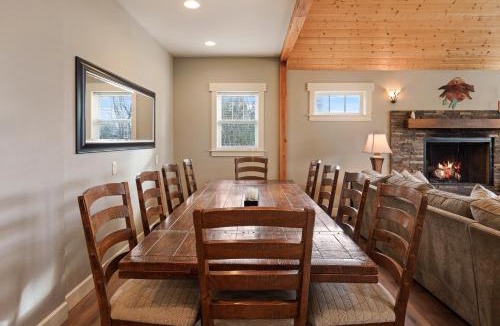 Westbrook Meadows House | Spacious Five Peaks Home with Soaking Tub and BBQ
