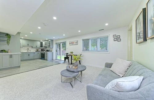 Aldershot House | SPACIOUS & FULLY PRIVATE 2BR UNIT ON GROUND LEVEl