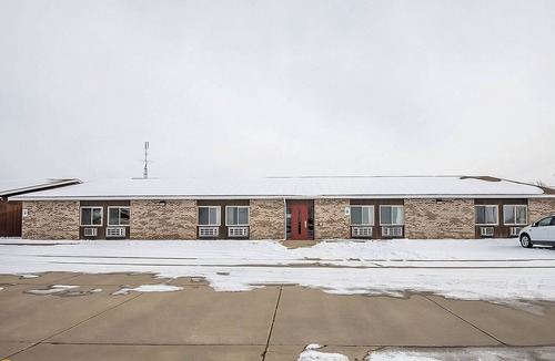 Chesaning House | Spacious Good-Value Accommodation! Free Parking, Pets Are Welcome!