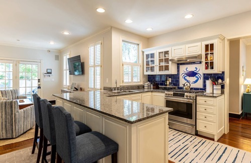 Historic District House | Spacious Historic Home with Private Parking in the Heart of Downtown Annapolis
