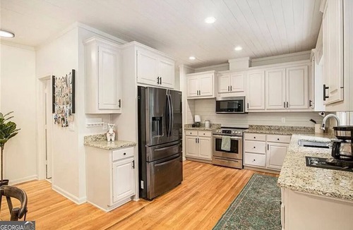Flowery Branch House | Spacious Luxury Retreat with Lake Lanier Access – 5BR in Flowery Branch!