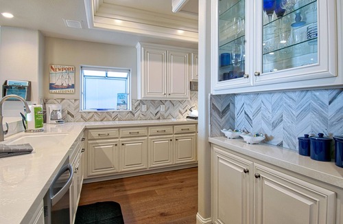 West Newport House | Spacious Oceanfront Single Family Home Located on the Boardwalk 1/2 Mile to the Newport Pier!
