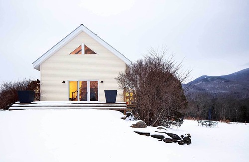 Waterbury Center House | Spacious, pet-free mountain home w/fireplace and fire pit good for large groups.