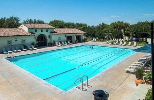 Quail Hill House | Spacious Private Master Suite in a 3 Bedroom Townhome w/Kitchen, Pool & Shopping