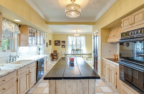 Jacob House | Spacious Shawnee Forest Hideaway! Hilltop Estate