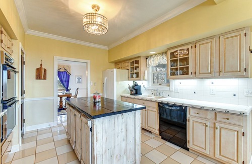 Jacob House | Spacious Shawnee Forest Hideaway! Hilltop Estate