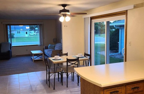 Neenah Apartment | Spacious single story near many hospitals!