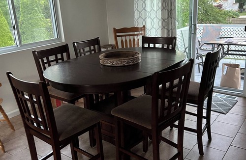 Bonnet Shores House | Spacious Summer Rental in Bonnet Shores/Narragansett, RI. Close to area beaches.
