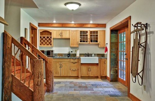 Stockbridge Cabin | Spacious Vermont Mountain Retreat | 4BR/4BA | Near Killington & Hiking | Perfect for Groups