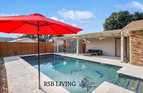 Northeast Carrollton House | Spectacular 4BR 2,5BA Holiday Home with Pool and Grill