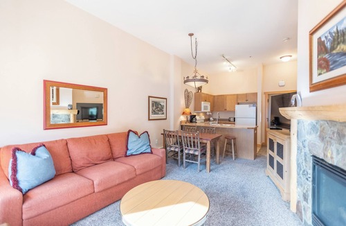 East Village at Copper Condo | Spectacular views, just steps from Super Bee, Vaulted Ceilings! Free WiFi