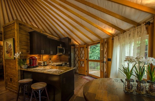 Topton House | Spring Ridge Yurt - Creekside Glamping w/Private Hot Tub