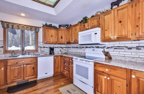 Woodruff House | Stepaway Vacation Rentals-Sweet Verna
