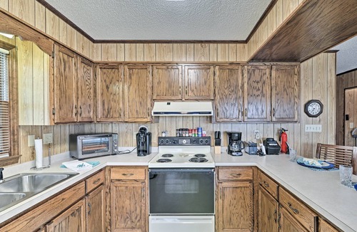Holden Beach Cottage | Steps to Beach! Coastal Second Row Retreat