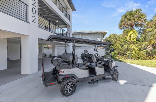 New Smyrna Beach House | 🏖️Steps to Beach | Perfect for Large Groups | Flip Flop Living North🏖️
